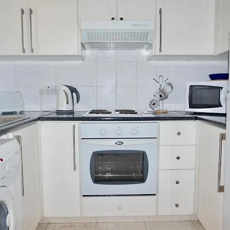 Modern Sea View Regina Gardens דירה