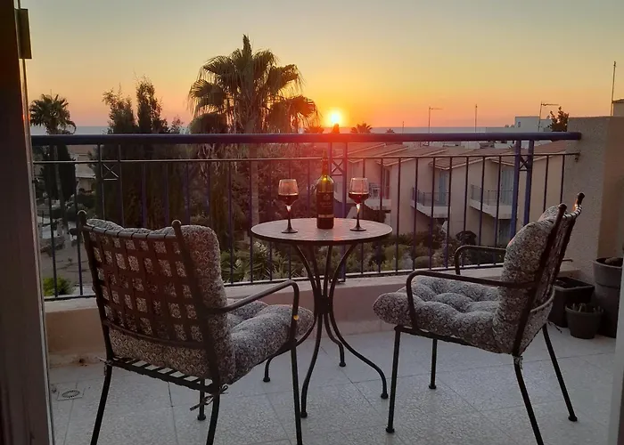 Modern Sea View Regina Gardens *