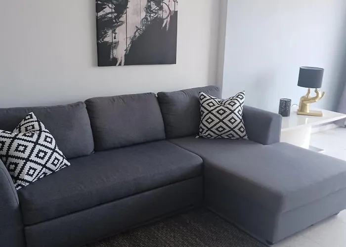 Modern Sea View Regina Gardens